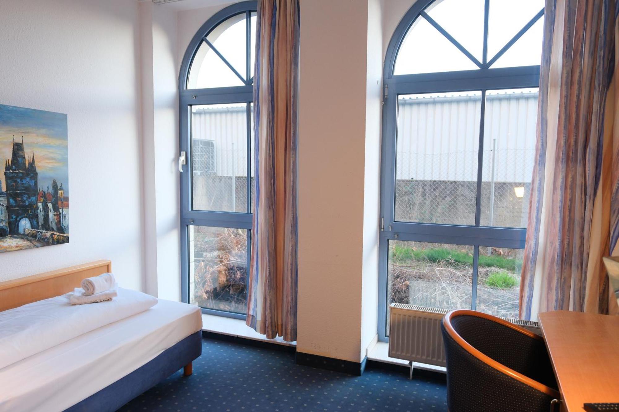 Stargaze Forum Hotel Duesseldorf-Hilden Exterior photo